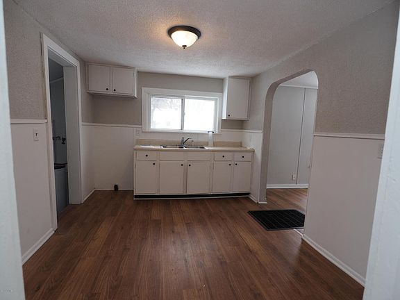 5th image of 2684 Valk St