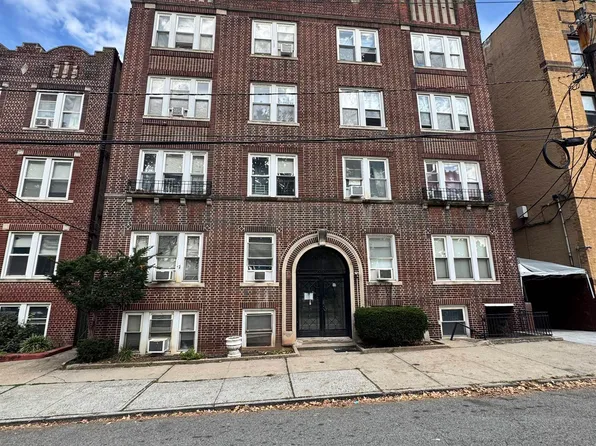 157-159 West 48th Street image 1 of 7