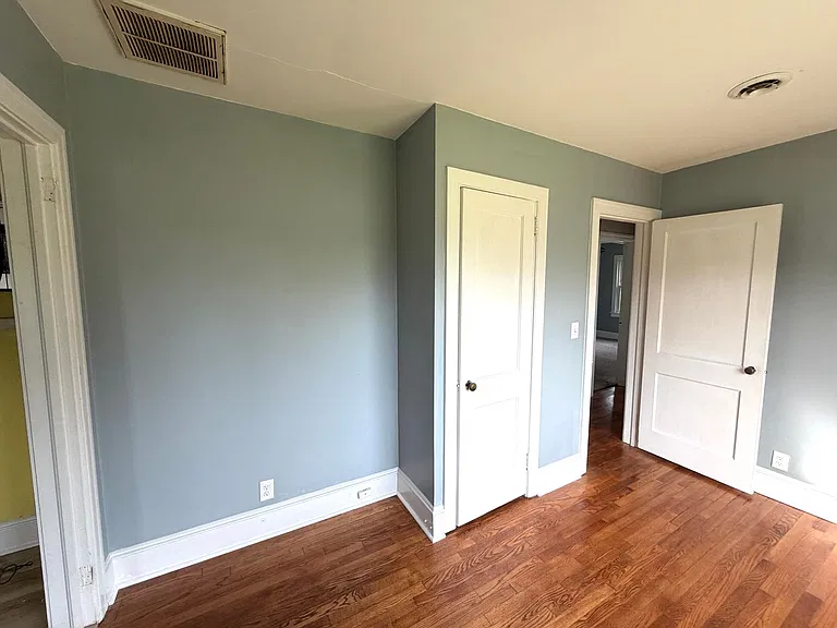 1050 Piner Rd — Photo 13