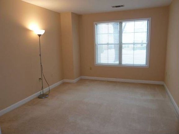 Airy and Calming Bedrom