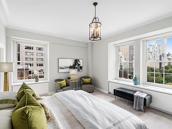 3rd image of 2 E 61st St #10013