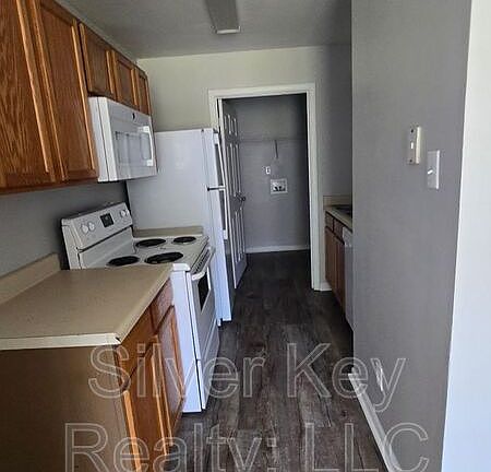 2nd image of 236 Willow Creek Dr APT 3