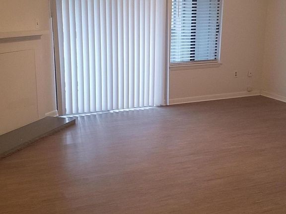 5th image of 3555 Sable Palm Ln Unit M