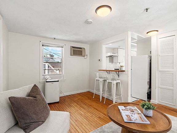 4th image of 21 Hawkes St APT 5