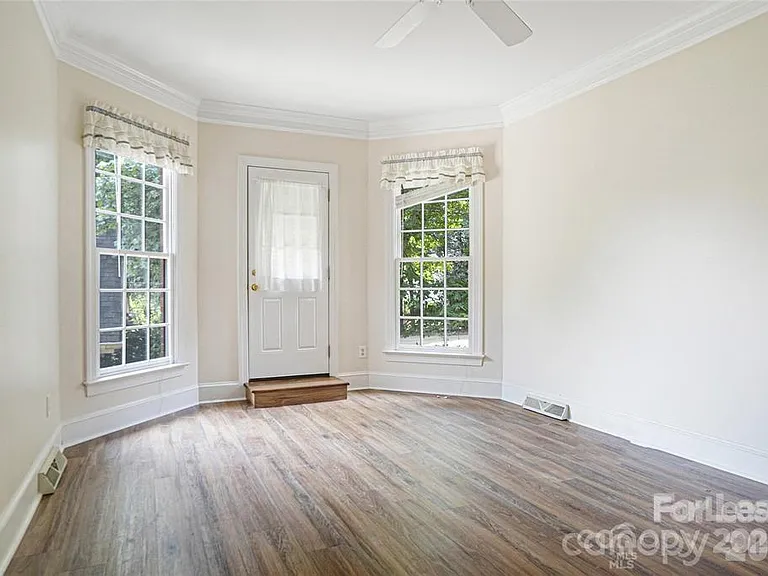 112 McConnell Dr — Photo 20