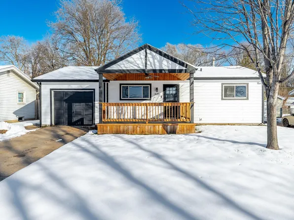 620 W 7th St, Haysville, KS 67060