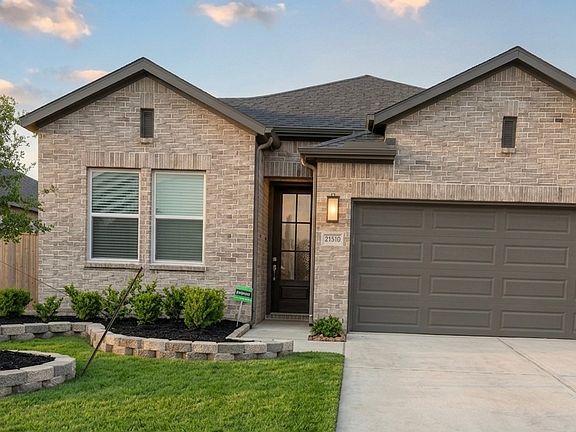 Enjoy the beautifully- maintained house in Cypress.