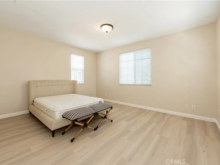 17 Brockton — Photo 20