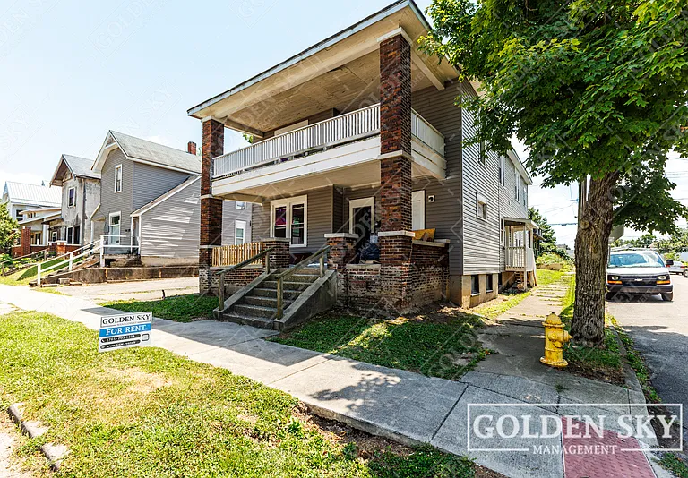 823 W Main St — Photo 2