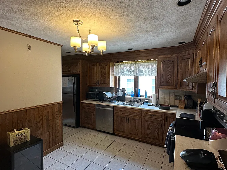 264 Market St — Photo 2