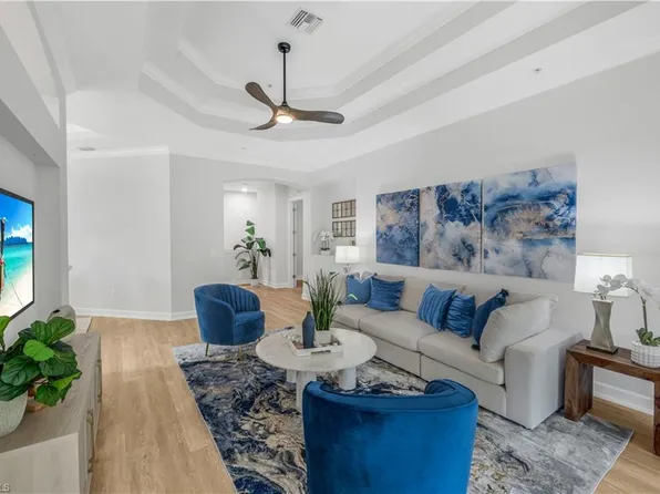 9520 Ironstone #202, NAPLES, FL 34120