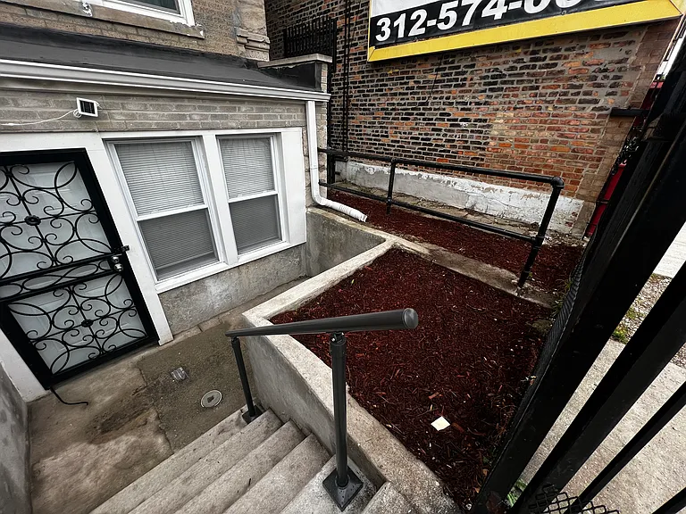 1307 S Kedzie Ave #BASEMENT — Photo 2