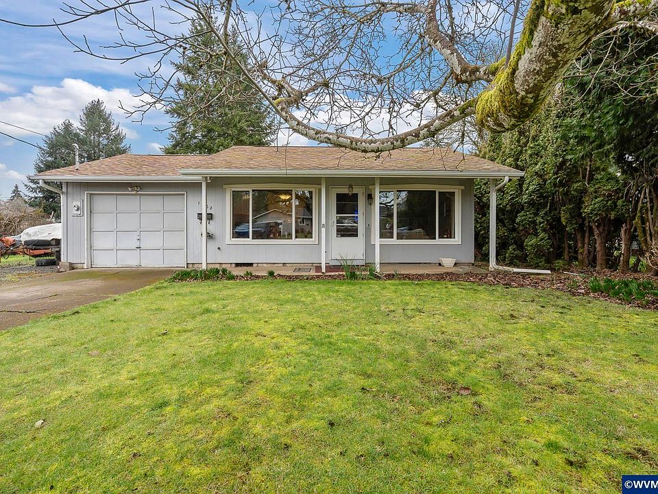 1st image of 1562 SW Levens St