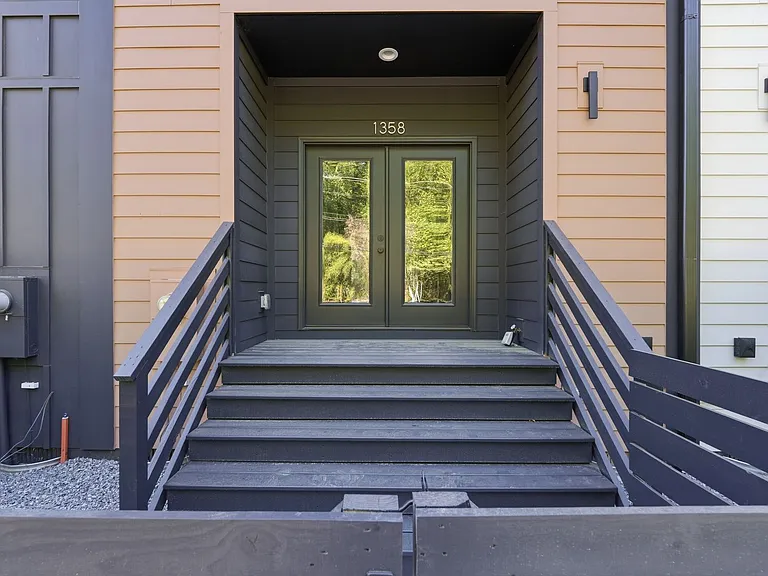 1358 Briar Creek Rd — Photo 12