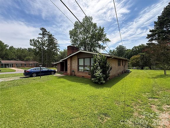 2nd image of 3930 Fircrest Dr