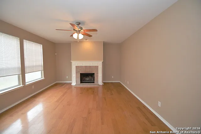 4 bed, 2.5 bath, 2250 sqft, $2,000 — Photo 2