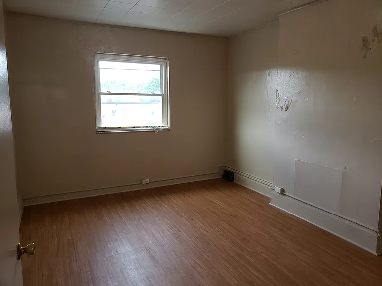 512 Broadway Ave #3 — Photo 3