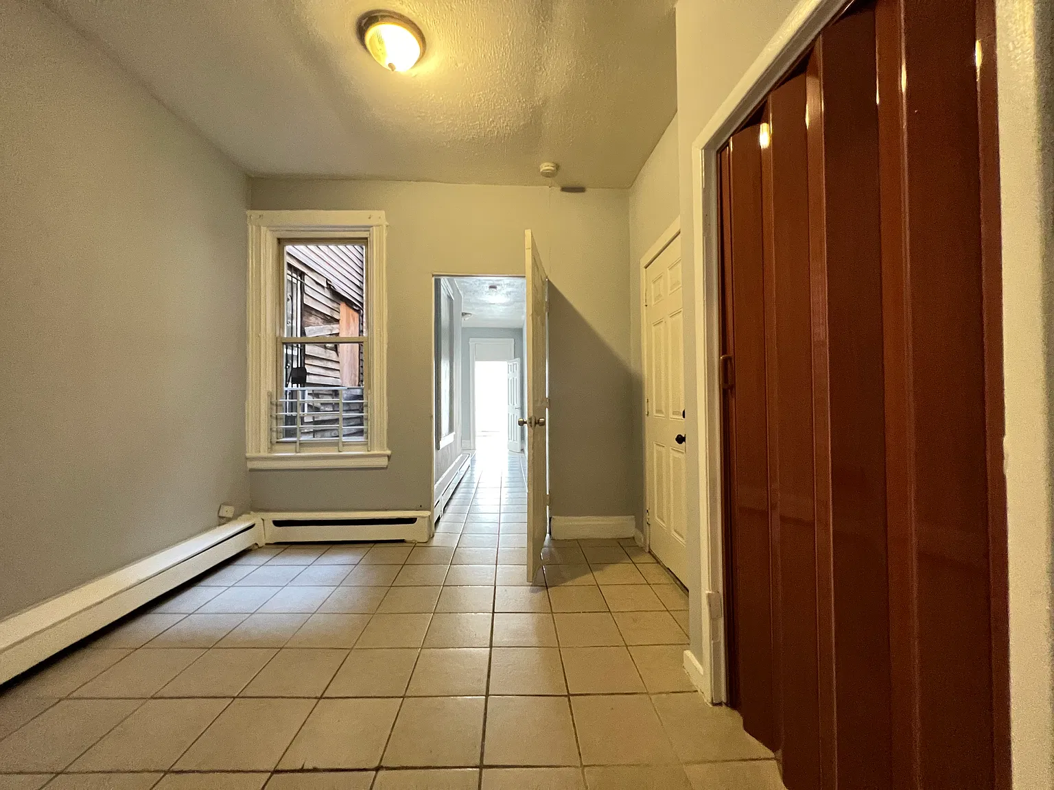 1 bed, 650 sqft, $2,100 — Photo 2