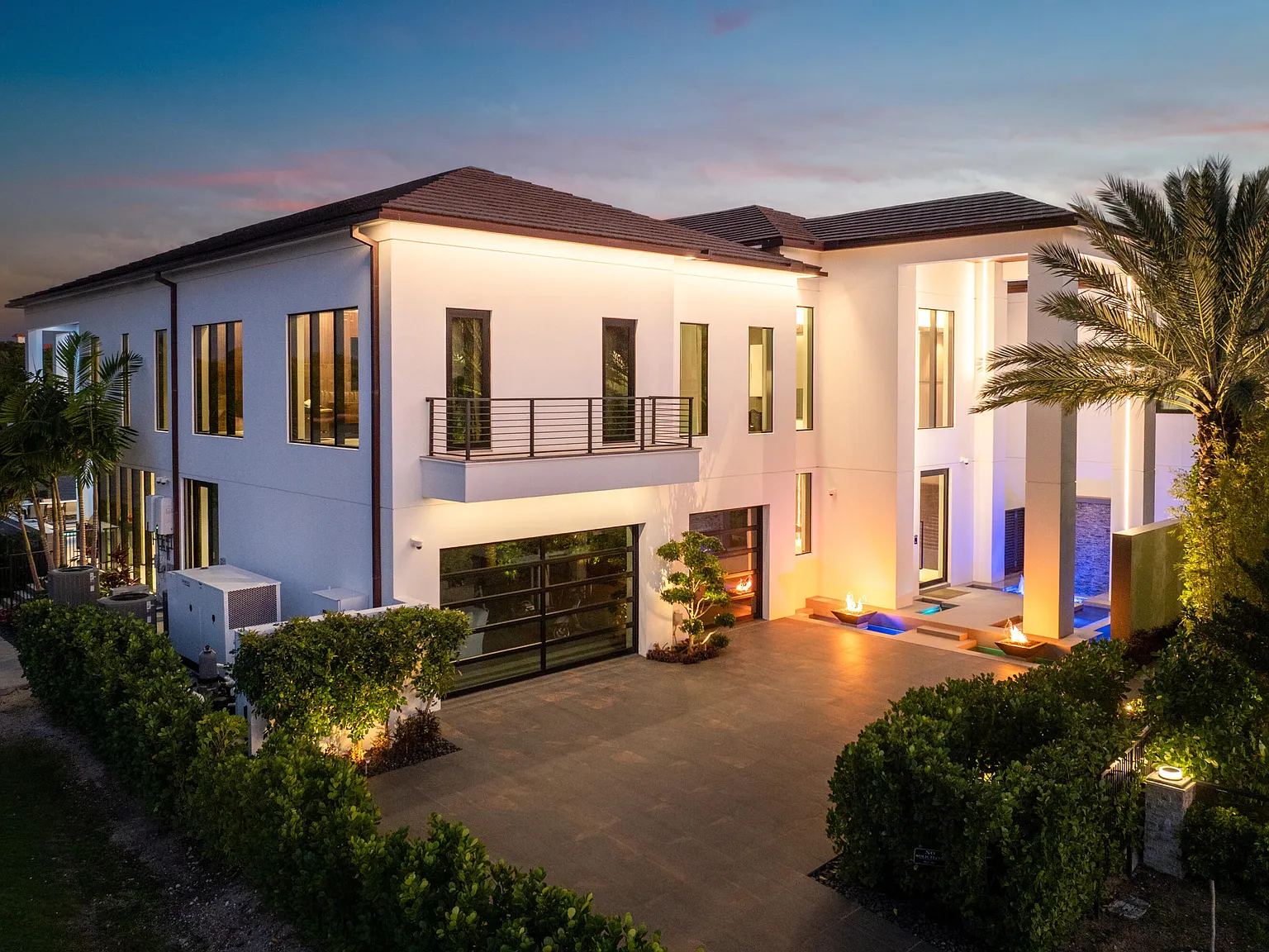 7 bed, 7.5 bath, 10435 sqft, $150,000 — Photo 3