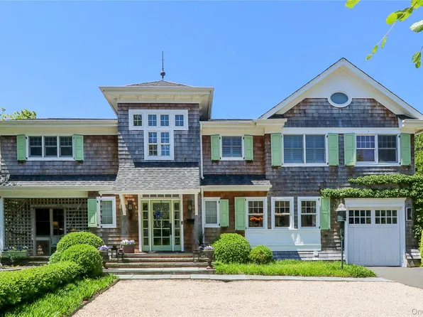 31 Carnegie Avenue, Huntington, NY 11743