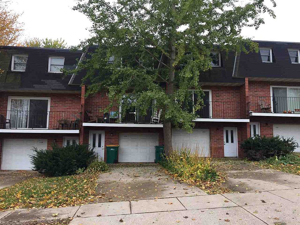 1st image of 132-134-136-138 Maple Dr