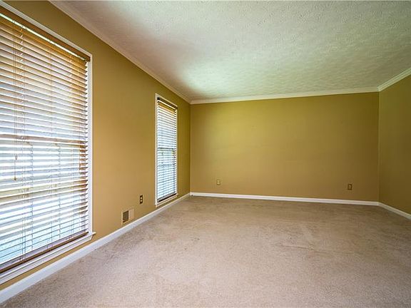 5th image of 2300 Milstead Cir NE