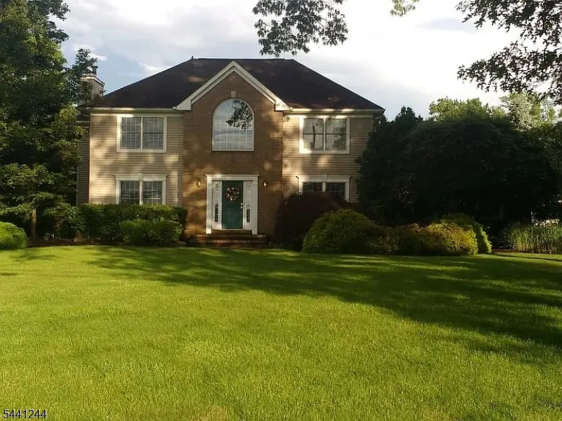 246 Fresh Ponds Rd