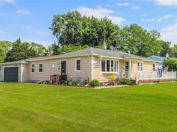 30 W Crest Dr, Rochester, NY 14606