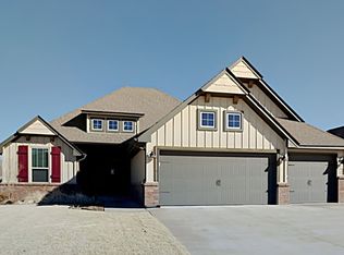 1913 Hobo St, Yukon, OK 73099