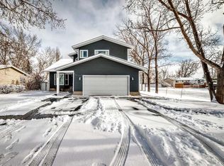 104 W Cowan St NW, Rocky View County, AB T0J1X2