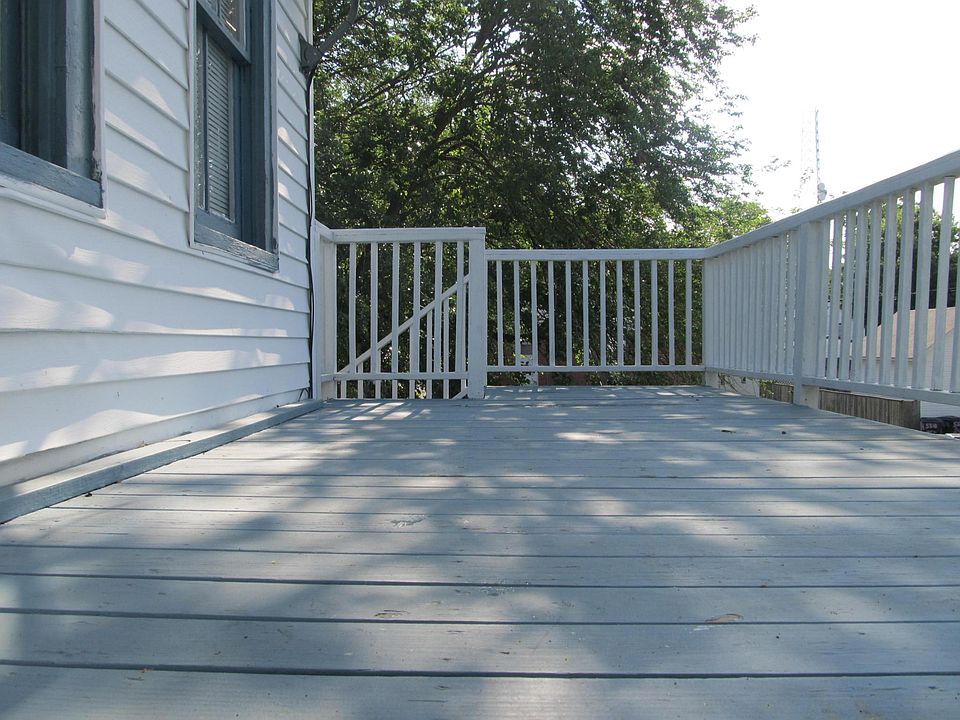 2nd image of 549 Mount Vernon Ave #A