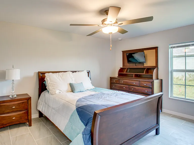 2018 Kismet Pkwy W — Photo 9