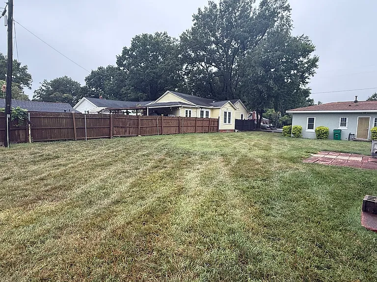 2623 Greenland Ave — Photo 8