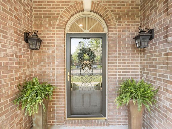 4th image of 3105 Sunningdale Ct