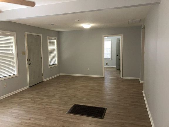3rd image of 3522 Stuart Rd