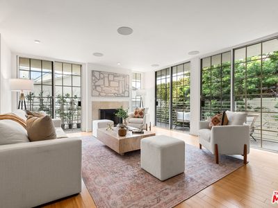 1129 Larrabee St APT 3, West Hollywood, CA, 90069