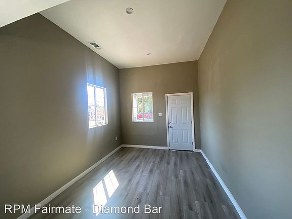 4th image of 370 N Palomares St #11459078