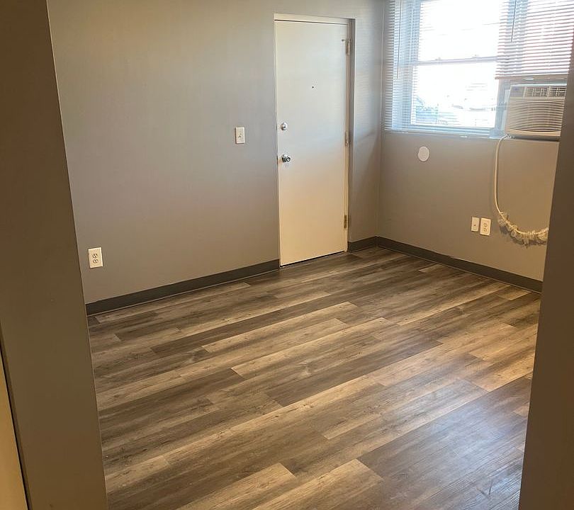 2nd image of 816 Argonne Dr #824G