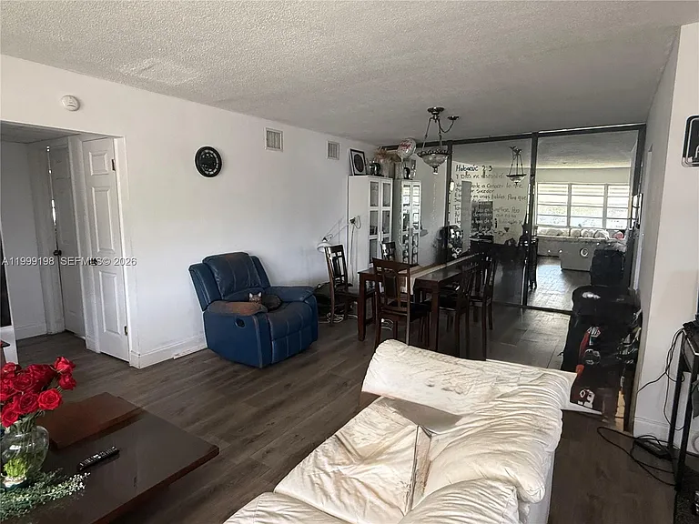 141 NE 10th Ave #17B — Photo 17