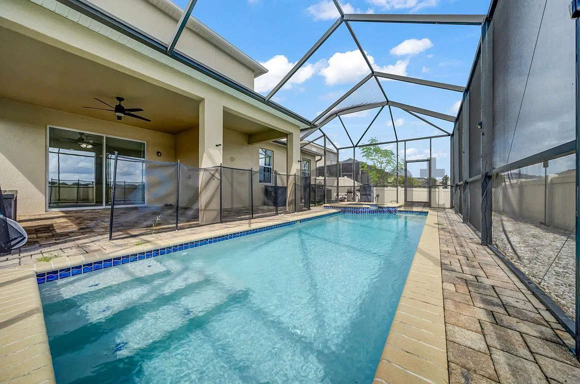 5 bed, 4129 sqft, $4,350 — Photo 4