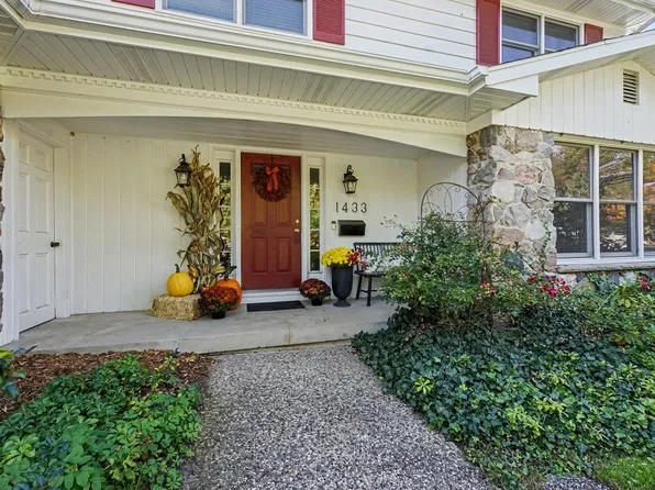 1433 Sherwood Ave SE, East Grand Rapids, MI 49506