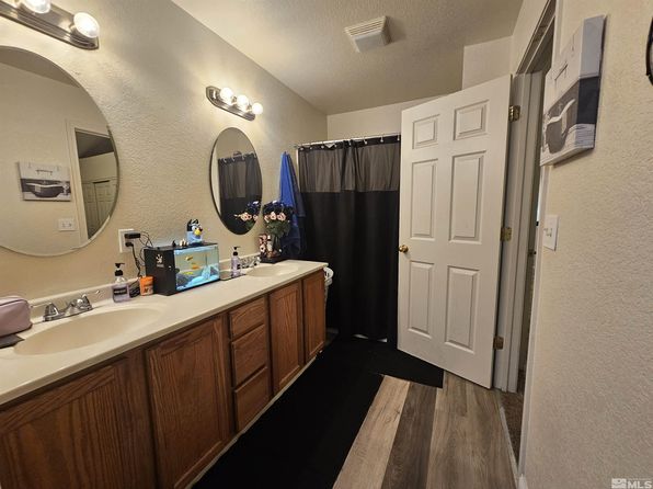 reno-nevada-449131644 picture