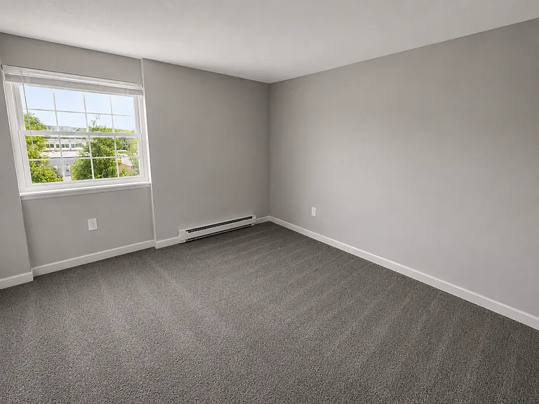 Courtview Square Apartments — Photo 7