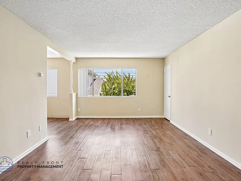 2521 Mathews Ave — Photo 9