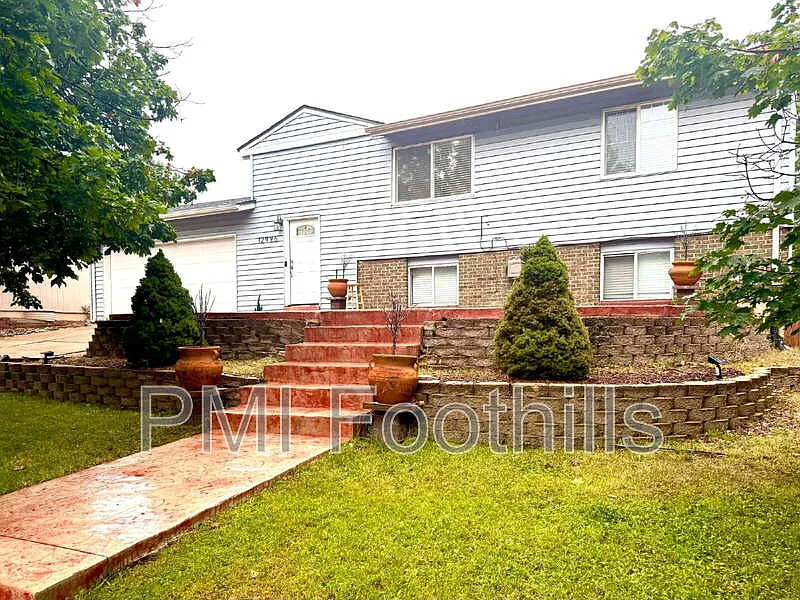 4 bed, 2.0 bath, 1688 sqft, $2,990 — Photo 1
