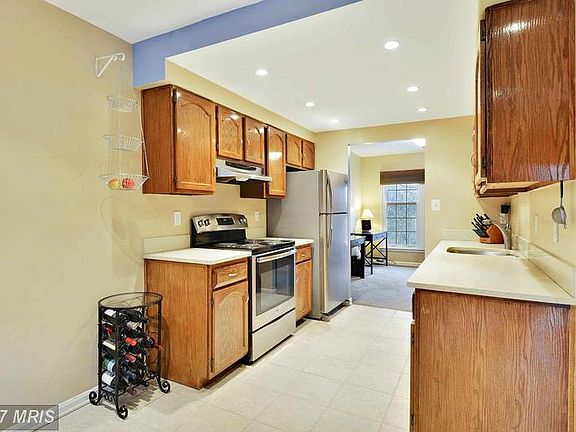 4th image of 6858 Lafayette Park Dr