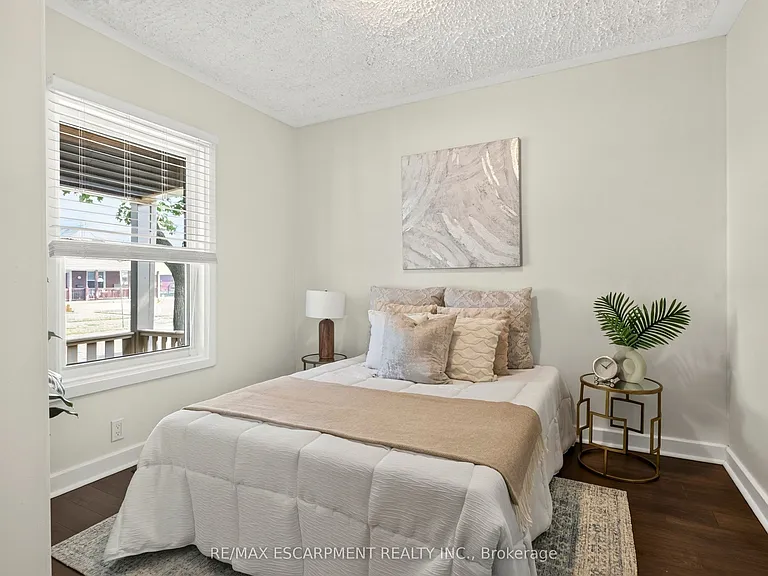 253 Marlborough St — Photo 14