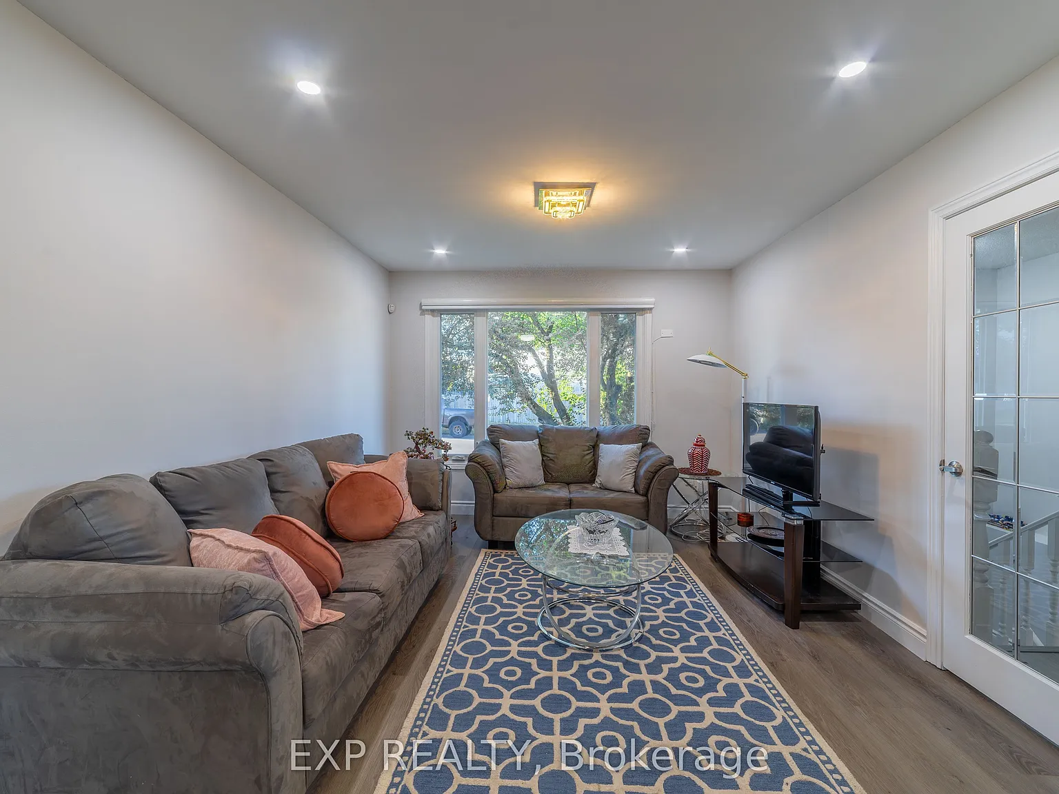 3 bed, $2,300 — Photo 4
