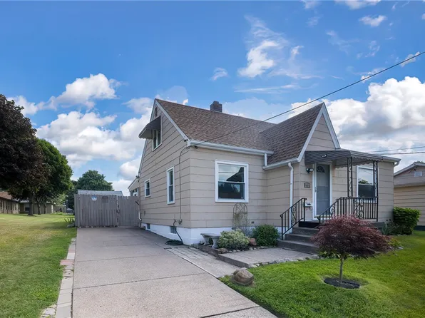 2715 Melrose Ave, Erie, PA 16508