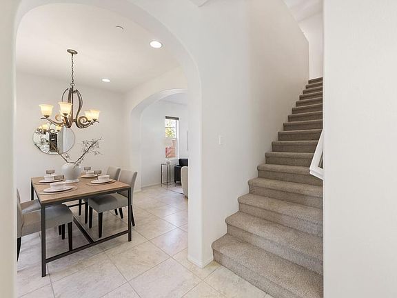 3rd image of 623 Calle Vibrante